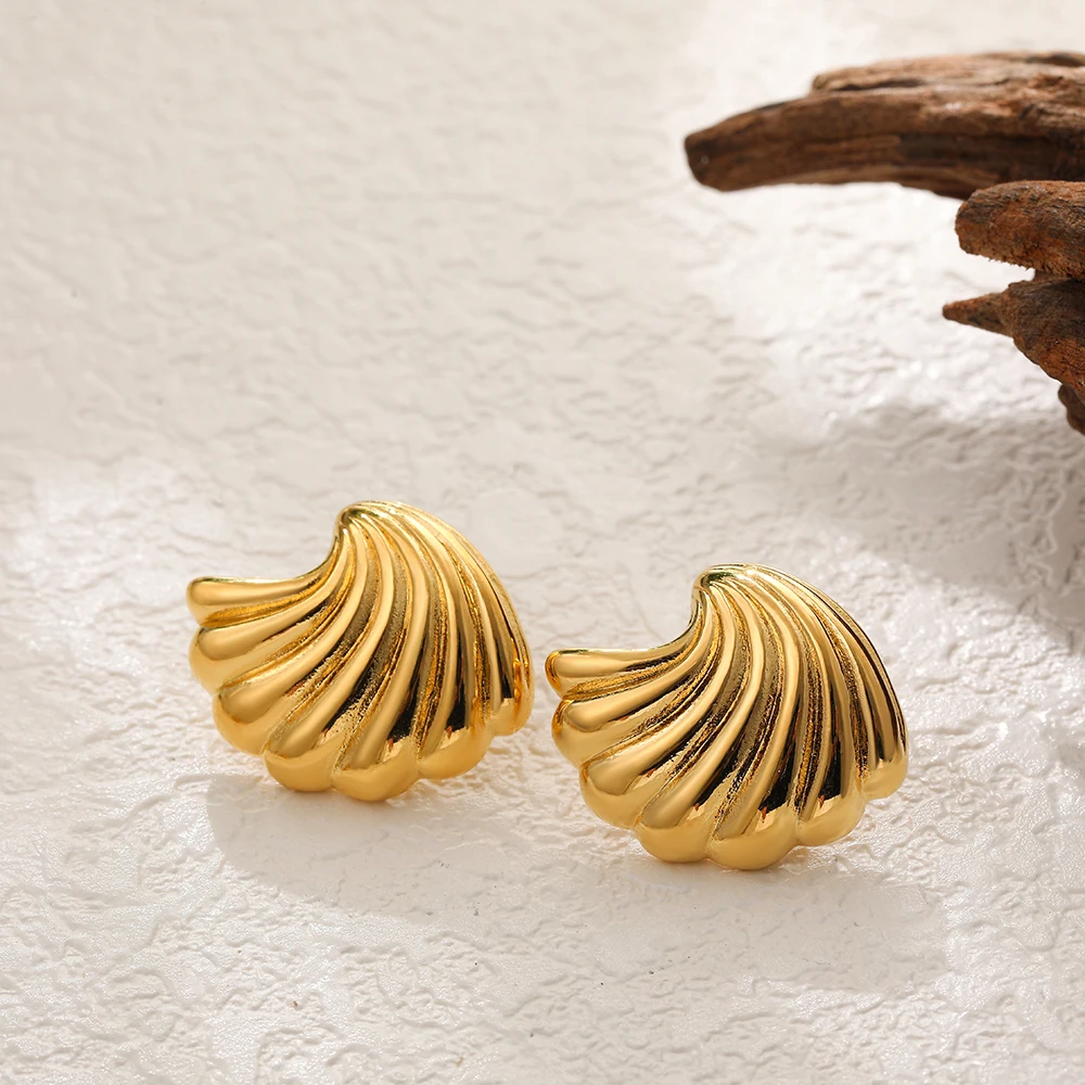Boucles d'oreilles coquillage plaquées or Boucles d'oreilles coquillage plaquées or – Image 9