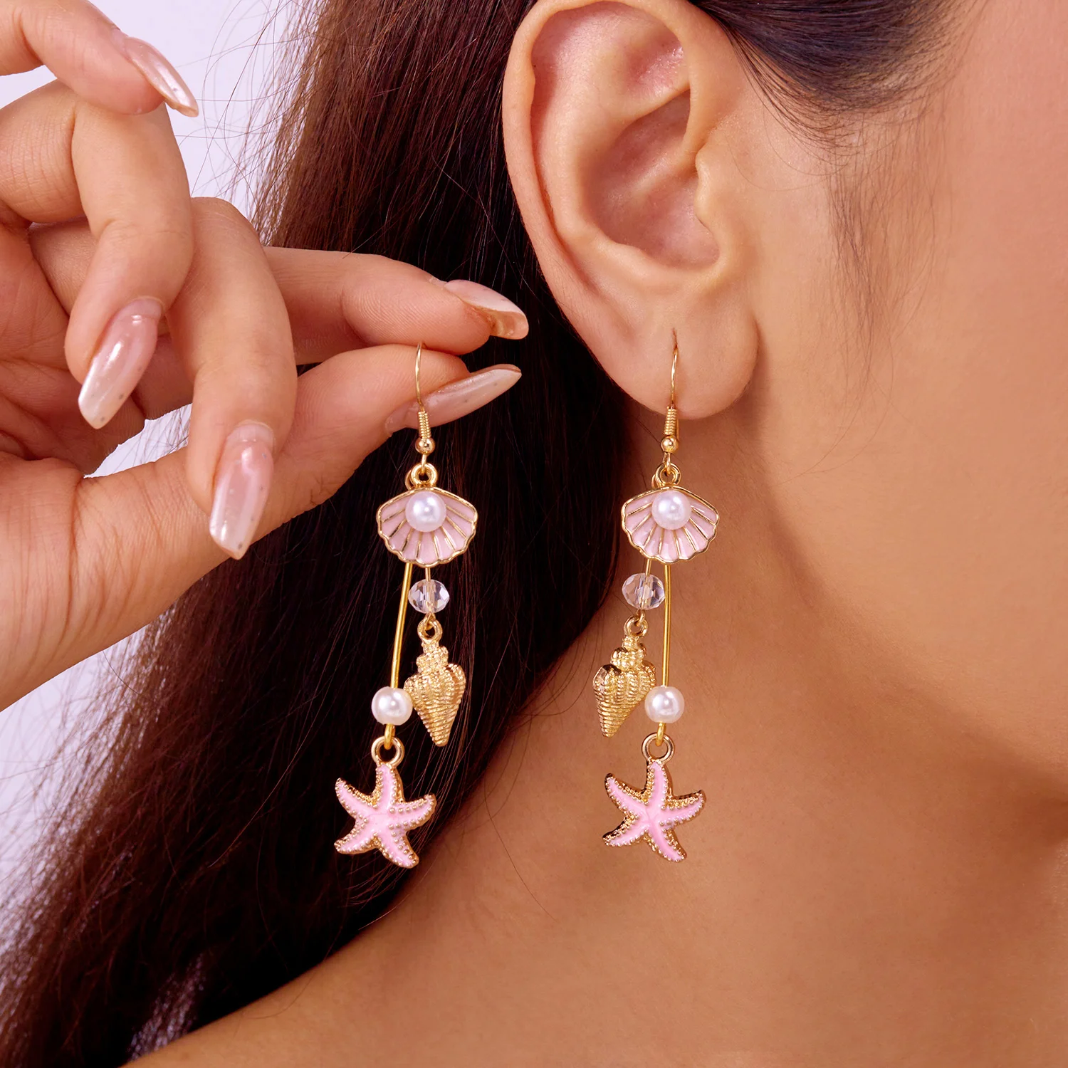 Boucles d’oreilles coquillage bohèmes dorées pour femme Boucles d’oreilles coquillage bohèmes dorées pour femme – Image 2